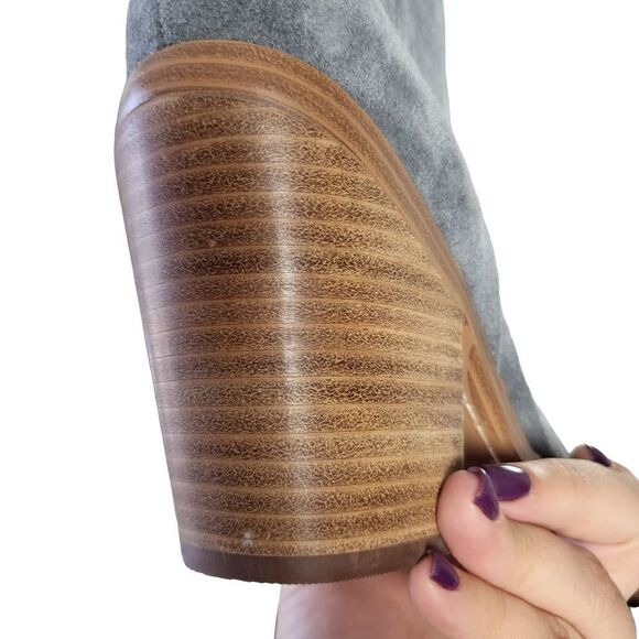 Marc Fisher Gray Suede Pointed Toe Western Block Heel Ankle Boot Size 8.5 - Picture 13 of 16